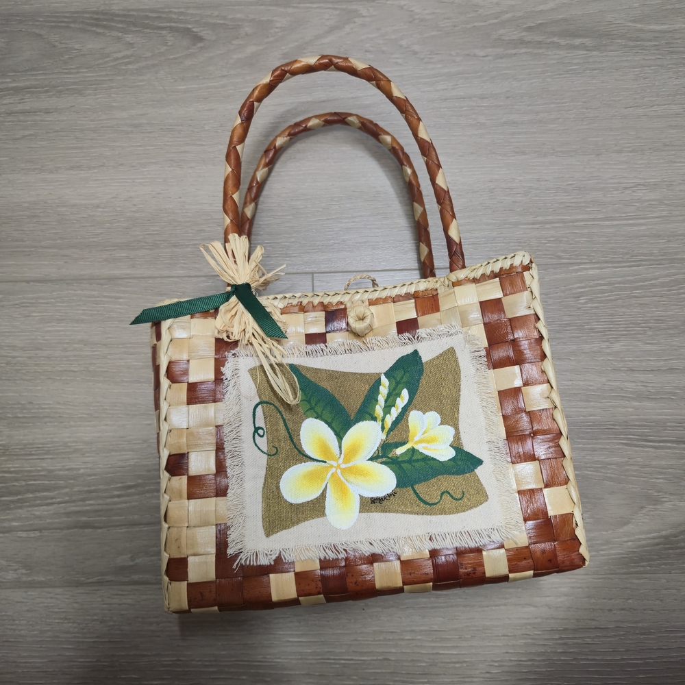 NWOT An Original By Makin Inspiration Woven Floral Plumeria Tote Bag